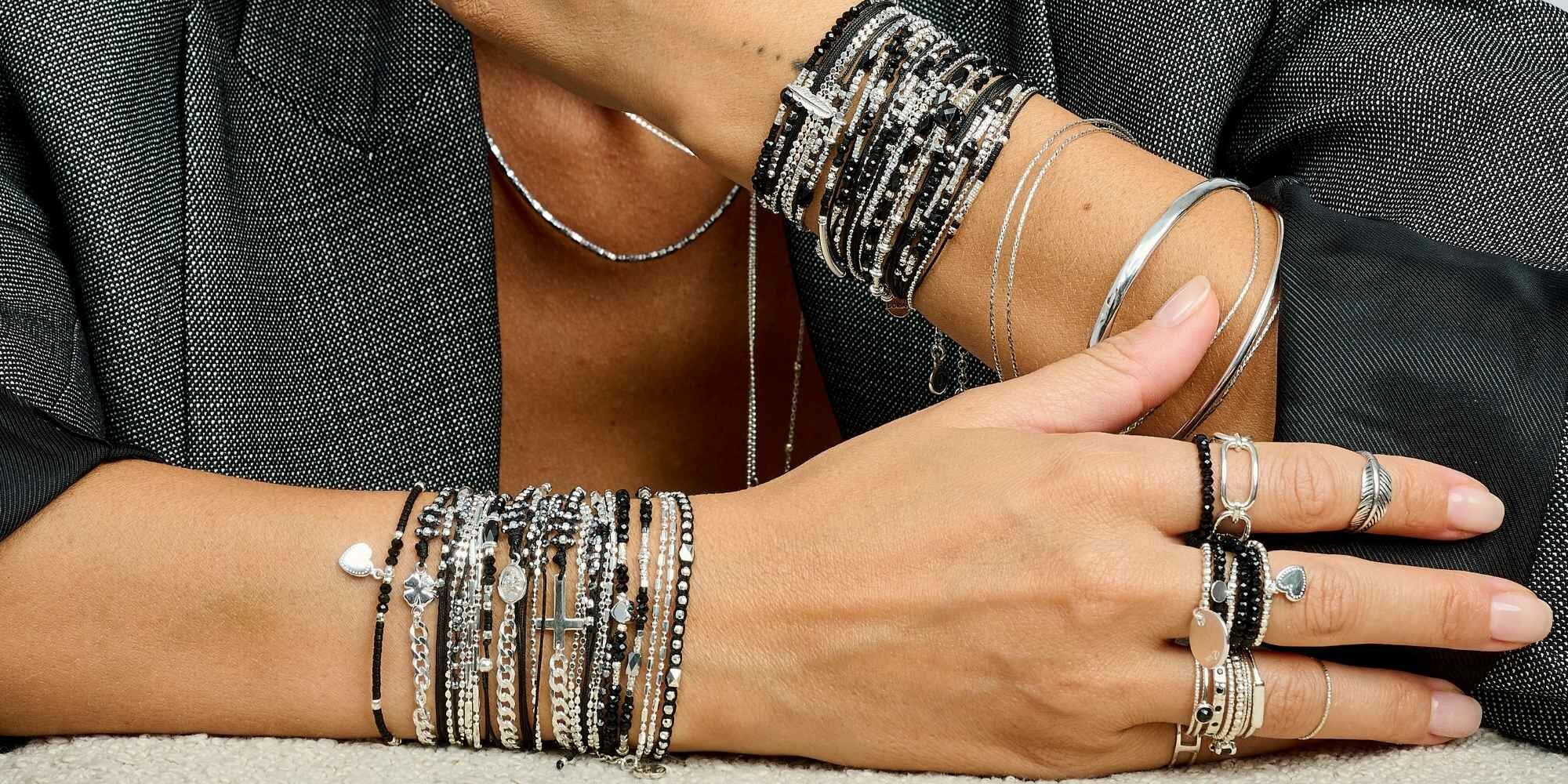 Bracelets multi-tours cordons noirs